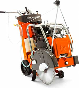 Резчик швов HUSQVARNA FS-524 в прокат в Липецке. У нас лучшая цена за сутки! Возможность взять в аренду с выгодной скидкой до 40% при экспресс доставке 24/7. И помните, ночью стоимость еще дешевле на 30%! #арендапрокат #виброплита #выгодно